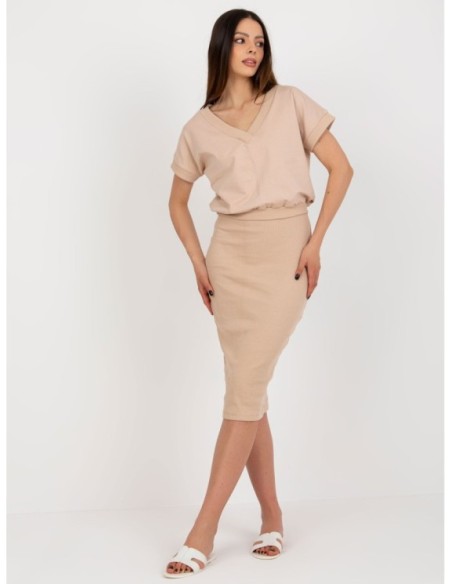 Vienspalvis kostiumėlis iš dviejų dalių