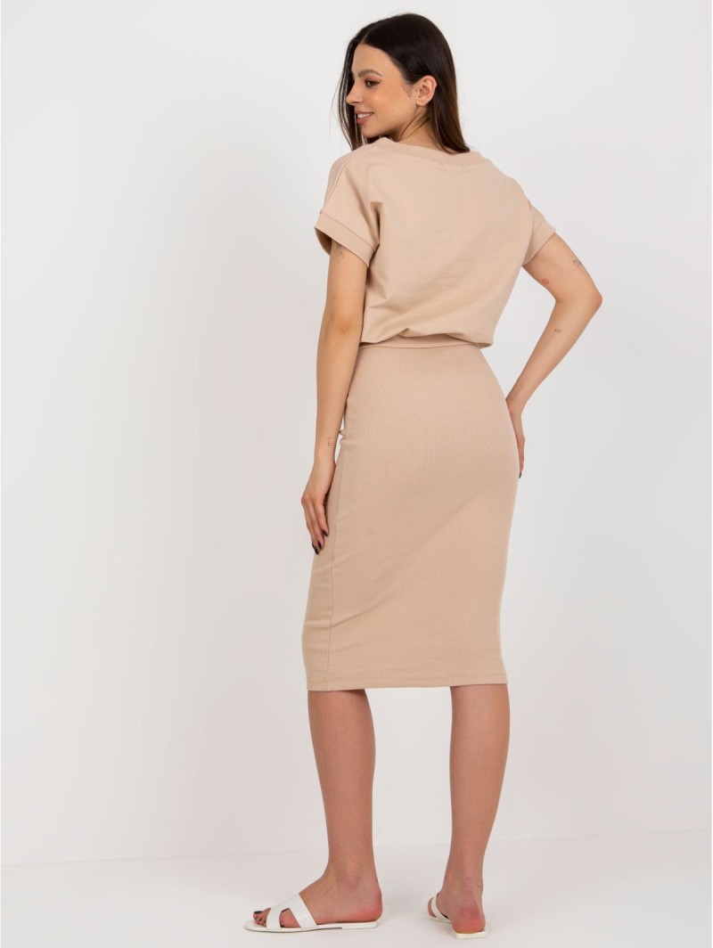 Vienspalvis kostiumėlis iš dviejų dalių