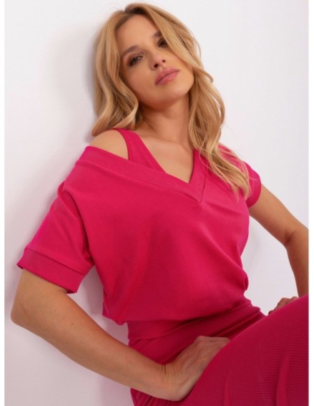 Vienspalvis kostiumėlis iš dviejų dalių