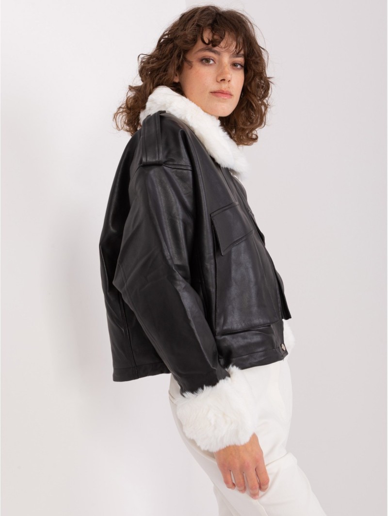 Striukė-NM-KR-DA-0831.99P-juoda-balta