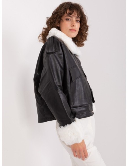 Striukė-NM-KR-DA-0831.99P-juoda-balta