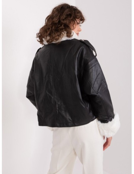 Striukė-NM-KR-DA-0831.99P-juoda-balta