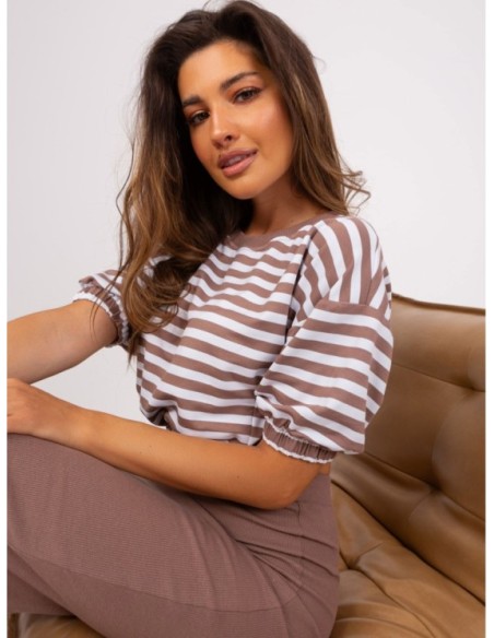 Midi sijonas ir dryžuota palaidinė su guma