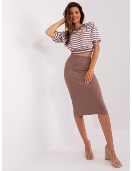 Midi sijonas ir dryžuota palaidinė su guma