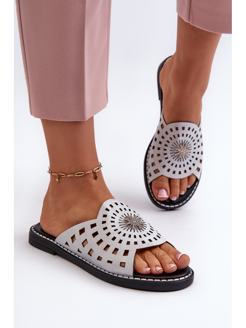 Shiny Women's Flat Sandals with Silver Ornament Ebirena