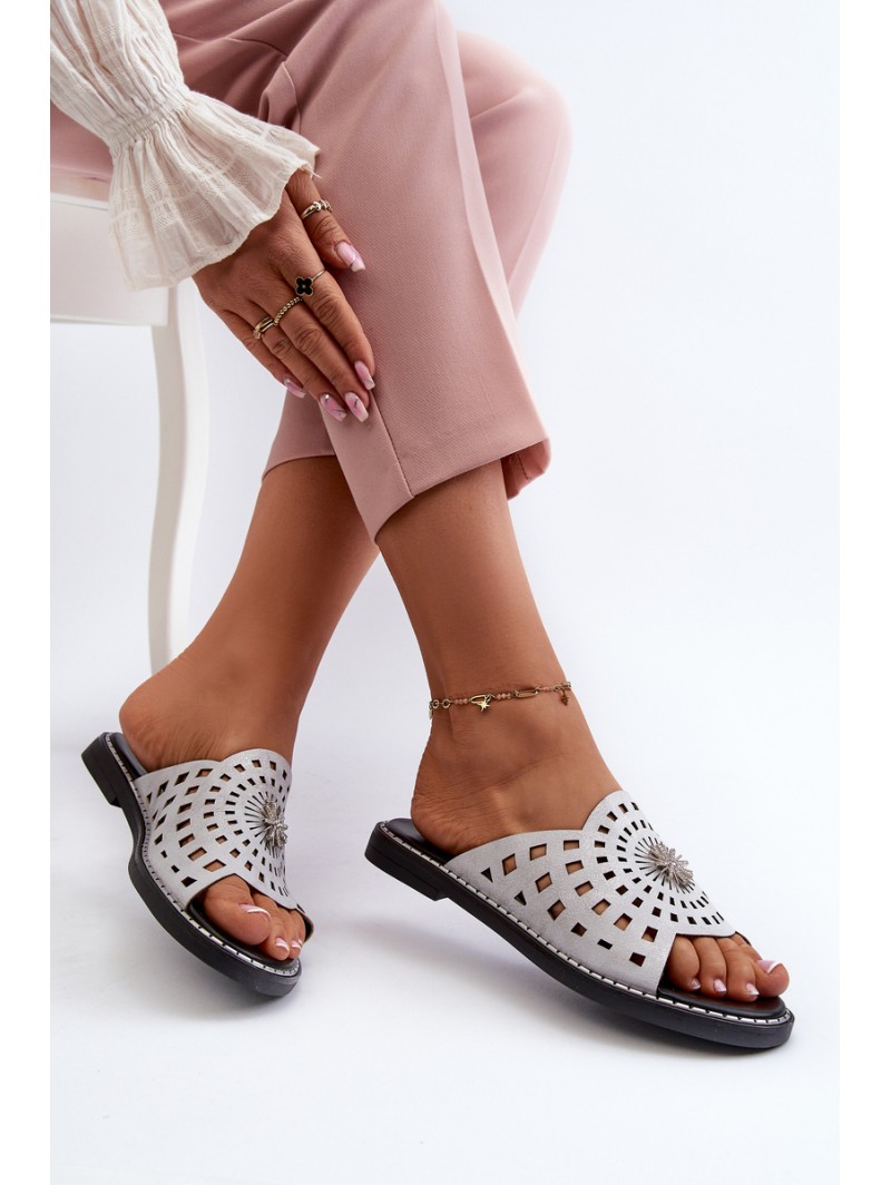 Shiny Women's Flat Sandals with Silver Ornament Ebirena