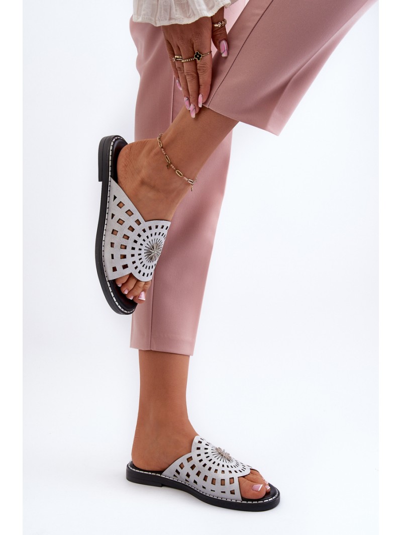 Shiny Women's Flat Sandals with Silver Ornament Ebirena