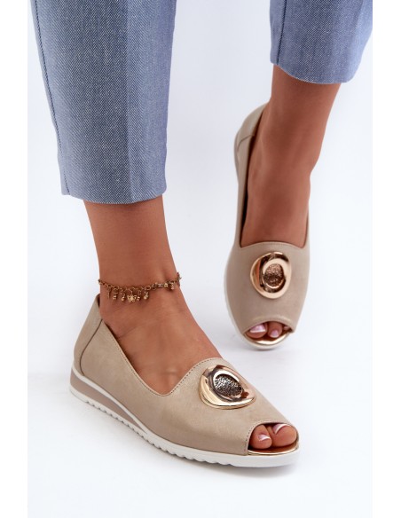 Women's pumps with eco leather ornament in gold Biolita