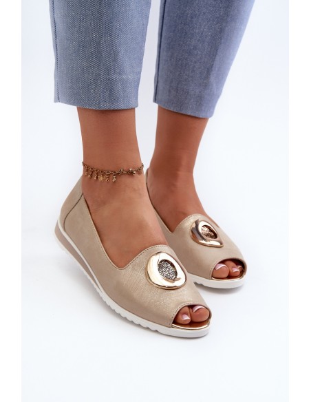 Women's pumps with eco leather ornament in gold Biolita