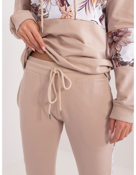 Medvilninis laisvalaikio kostiumas moterims