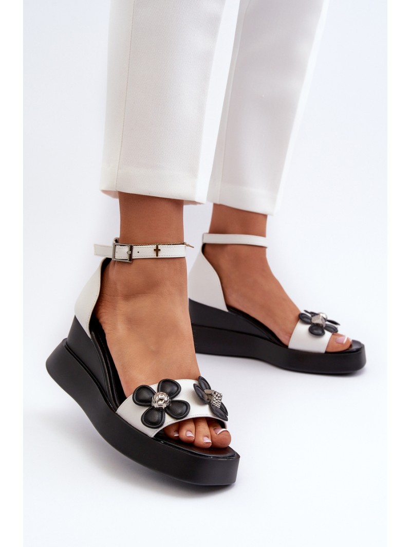 Women's Platform and Wedge Sandals with Flowers White Foviana