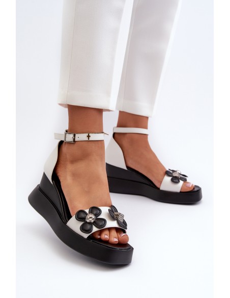 Women's Platform and Wedge Sandals with Flowers White Foviana
