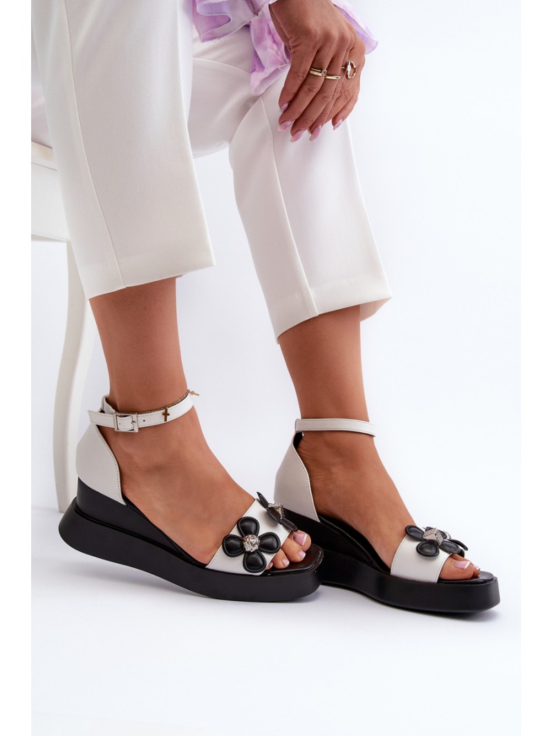 Women's Platform and Wedge Sandals with Flowers White Foviana