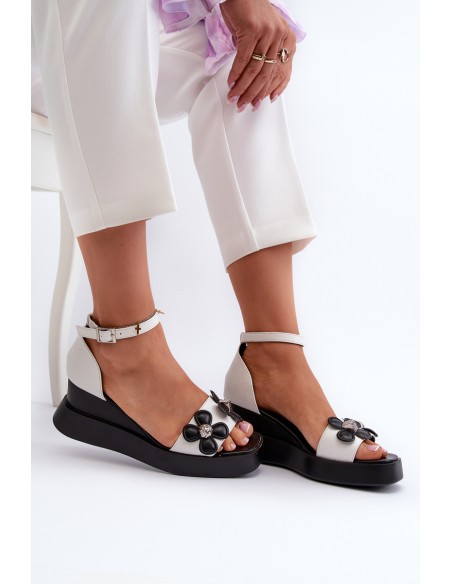 Women's Platform and Wedge Sandals with Flowers White Foviana