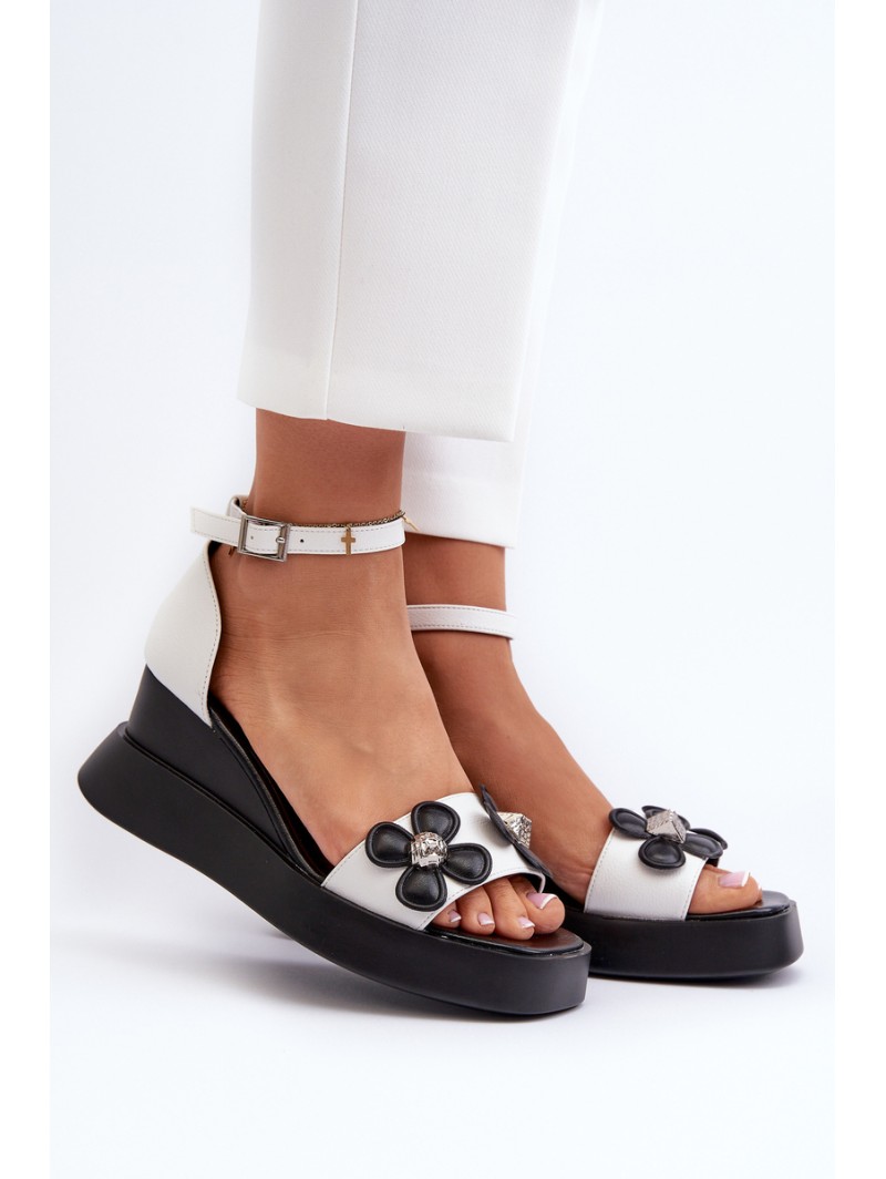 Women's Platform and Wedge Sandals with Flowers White Foviana