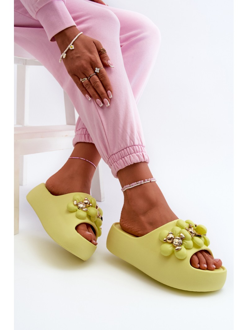Women's Foam Slippers With Decorations On Thick Sole Lime Bremavia