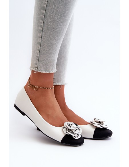 Women's Eco Leather Ballerina Flats with Decorative Detail White Divinella