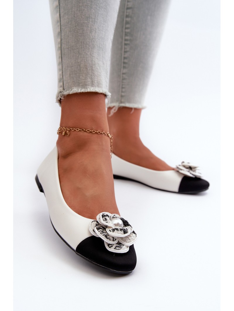 Women's Eco Leather Ballerina Flats with Decorative Detail White Divinella