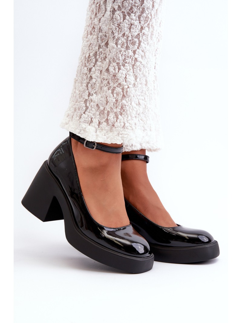 Black Patent Leather Pumps on Chunky Heel by Effiba