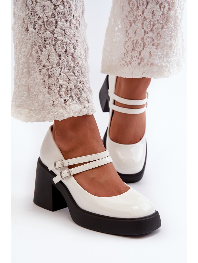 White patent leather pumps on chunky heel Halmina