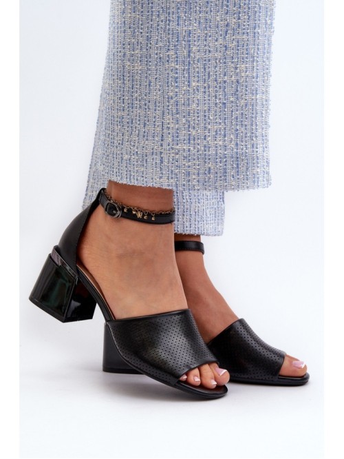 Moteriški aukštakulniai sandalai