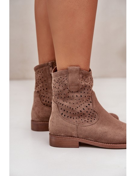 Women's perforated ankle boots with flat heel brown S.Barski HY42-135