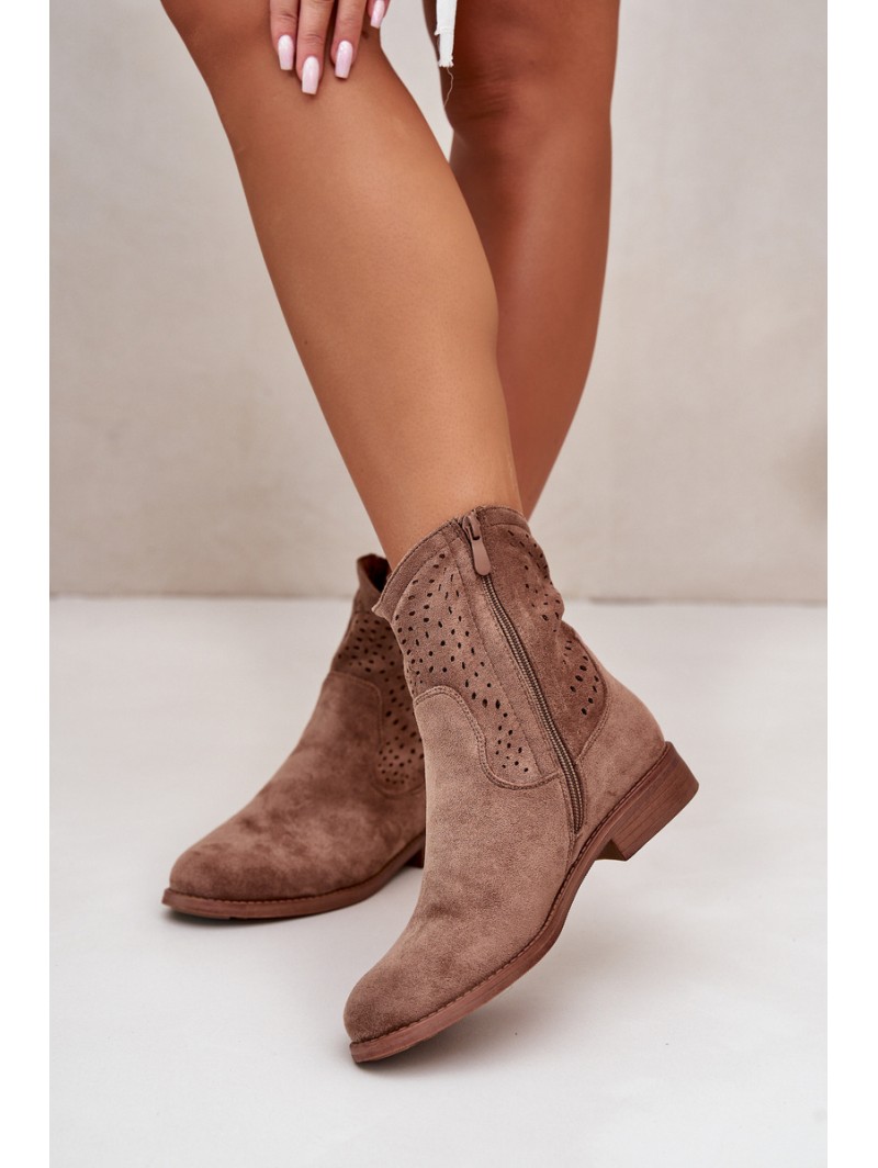Women's perforated ankle boots with flat heel brown S.Barski HY42-135