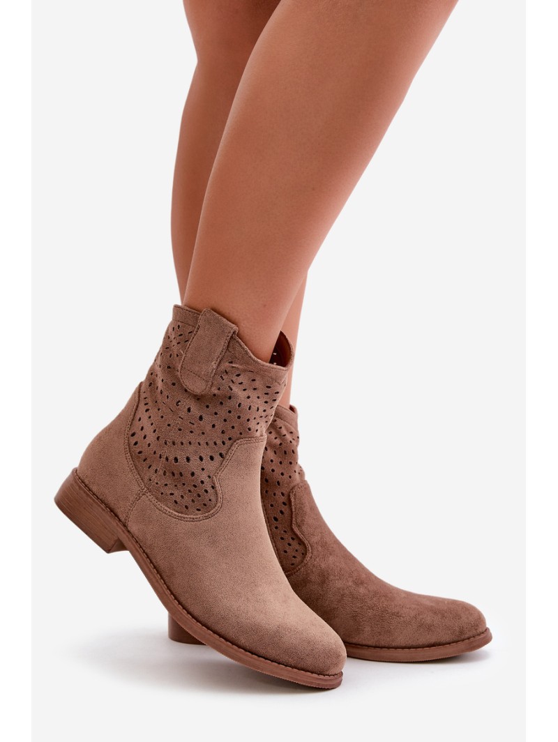 Women's perforated ankle boots with flat heel brown S.Barski HY42-135