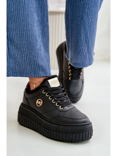 Sneakers Moteriški sportiniai batai, izoliuoti ant masyvaus pado juodo Ardiela 2