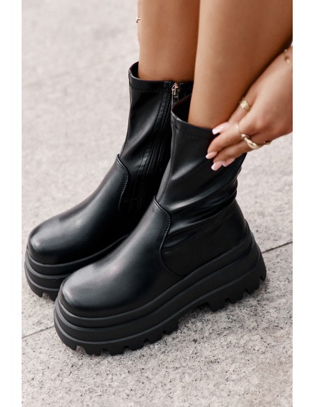 Boots On Massive Platform Black Florinara