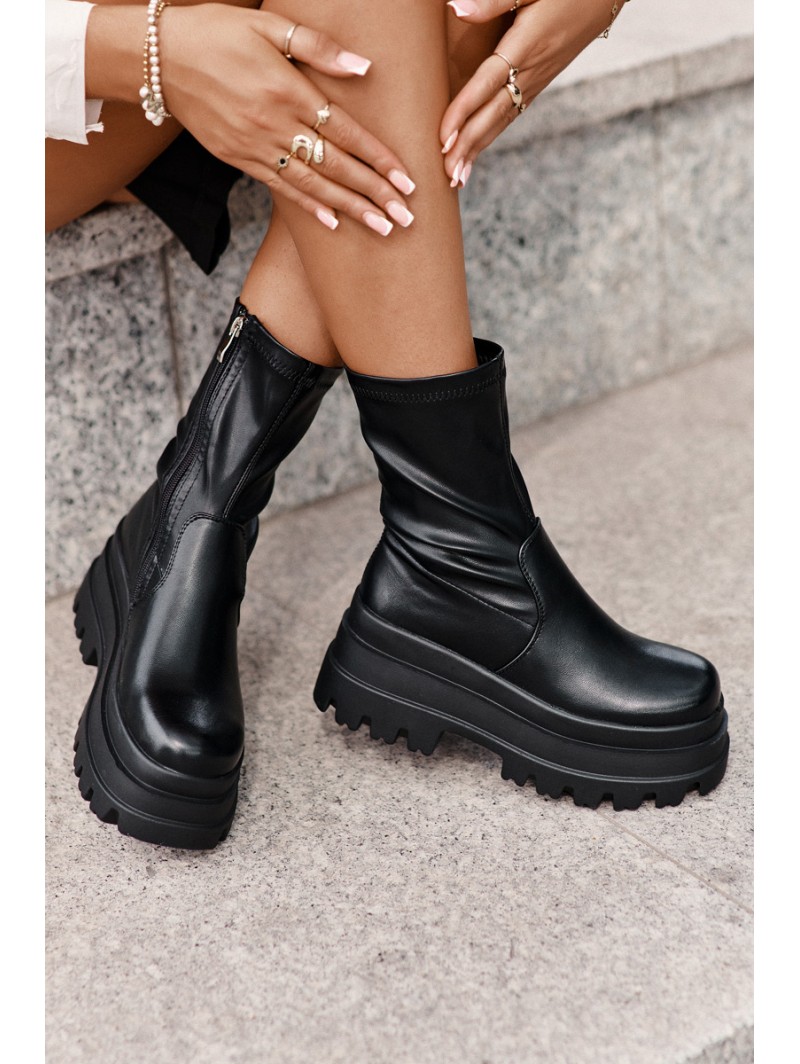 Boots On Massive Platform Black Florinara