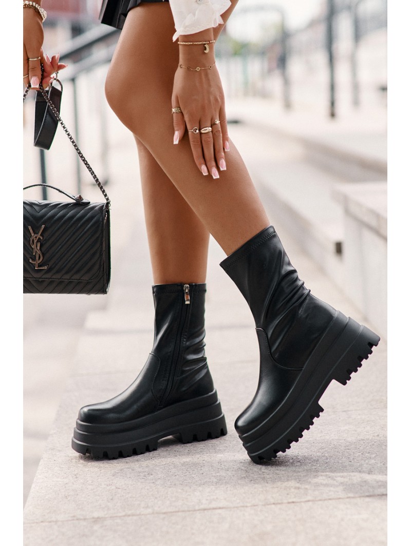 Boots On Massive Platform Black Florinara