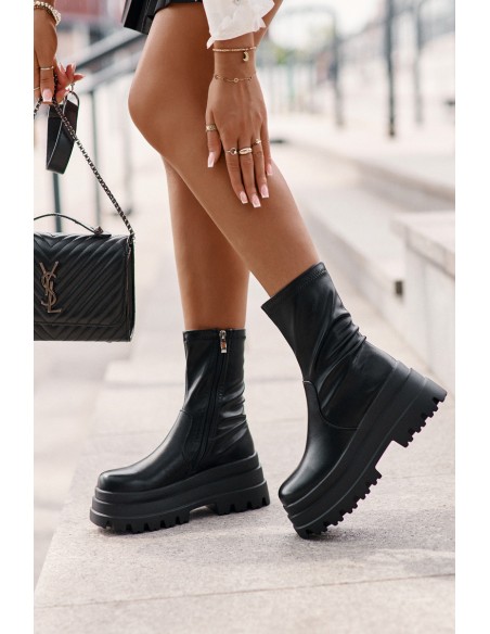Boots On Massive Platform Black Florinara