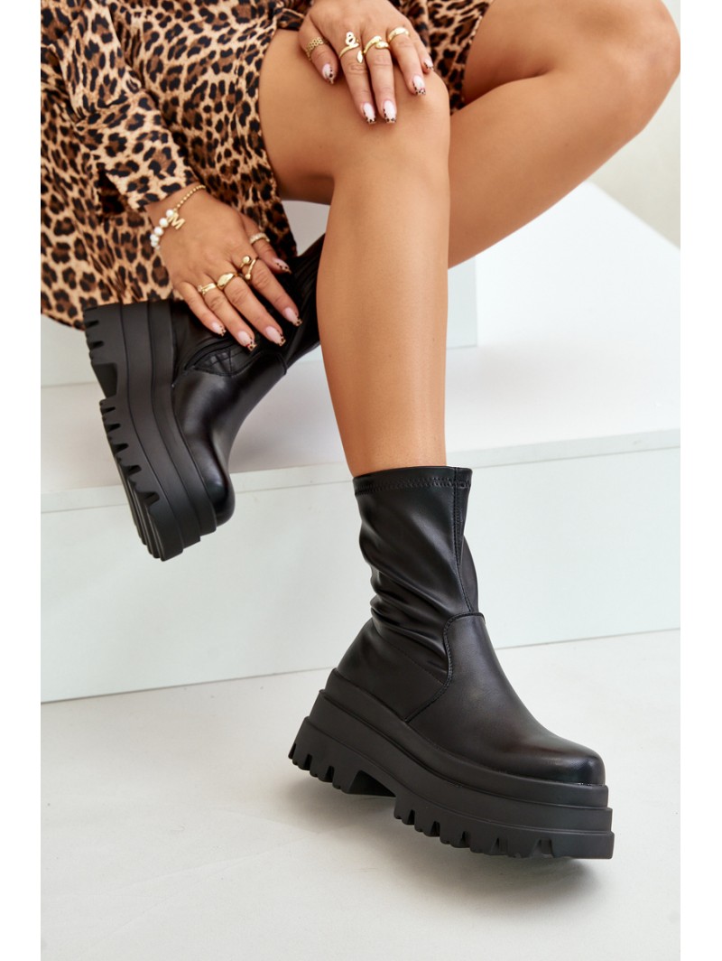 Boots On Massive Platform Black Florinara
