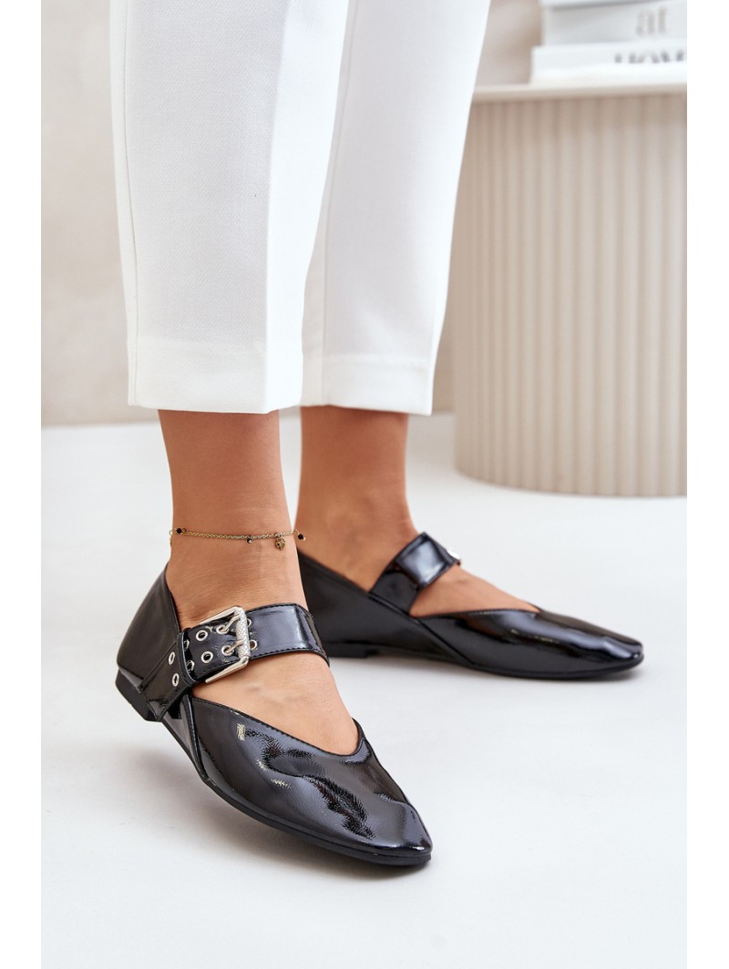 Lacquered Ballerinas With Strap Black Azirae