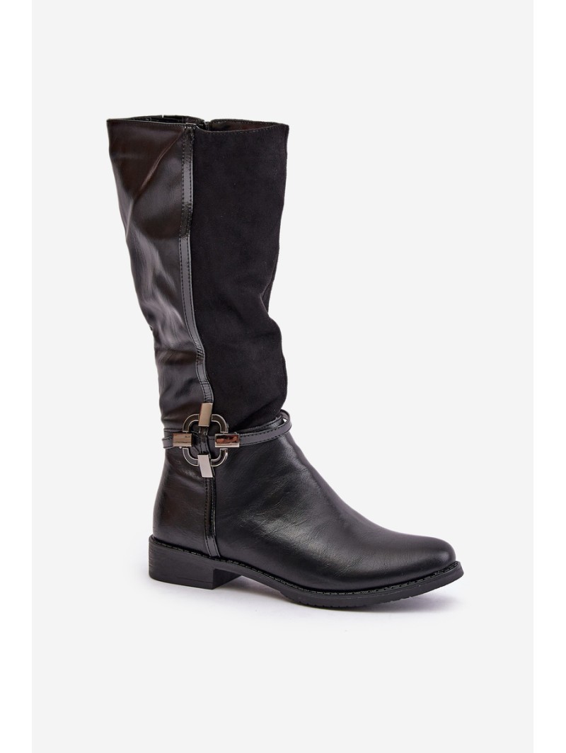 Insulated boots on a flat heel with a decorative buckle black Leatharia