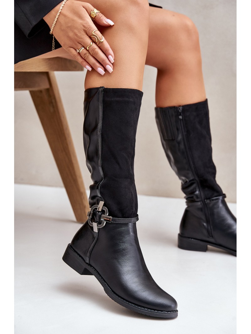 Insulated boots on a flat heel with a decorative buckle black Leatharia