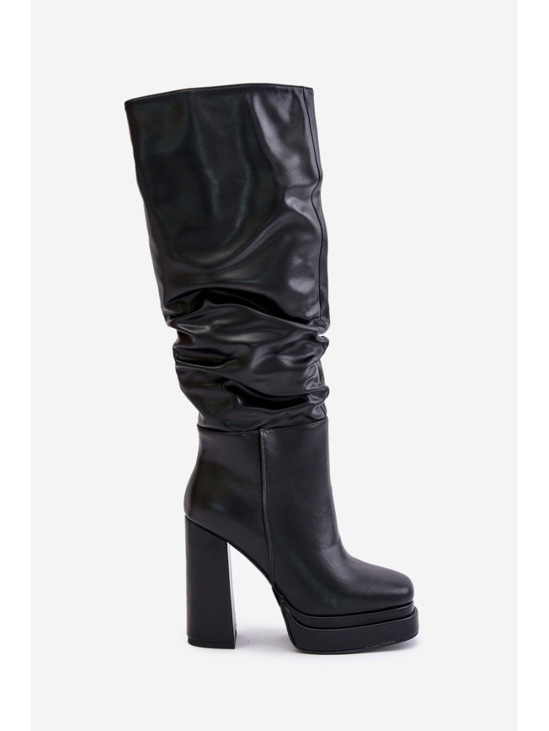 Slip-on ankle boots on heel and platform with gathering insulated black Beridra