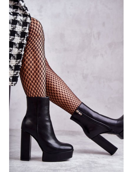 Smooth Leather Booties On A Bar Black Kaysa