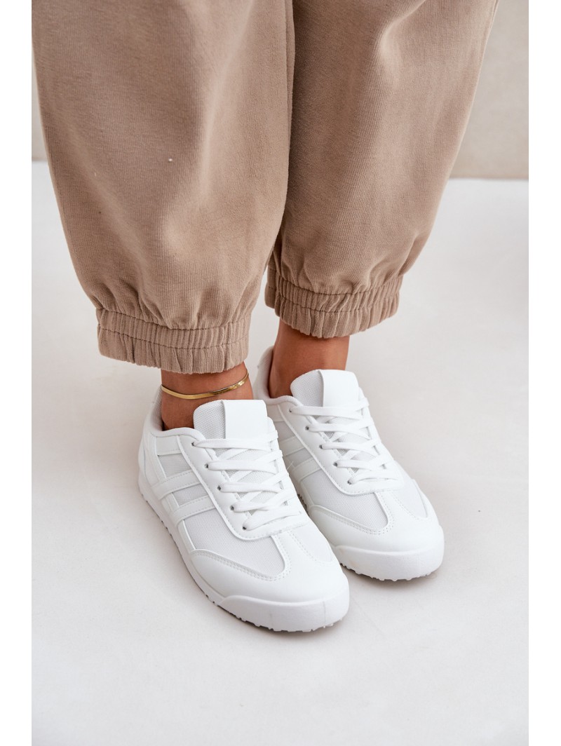 Low Sneakers Women's White Eezore
