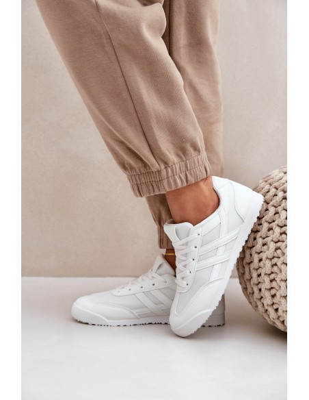 Low Sneakers Women's White Eezore