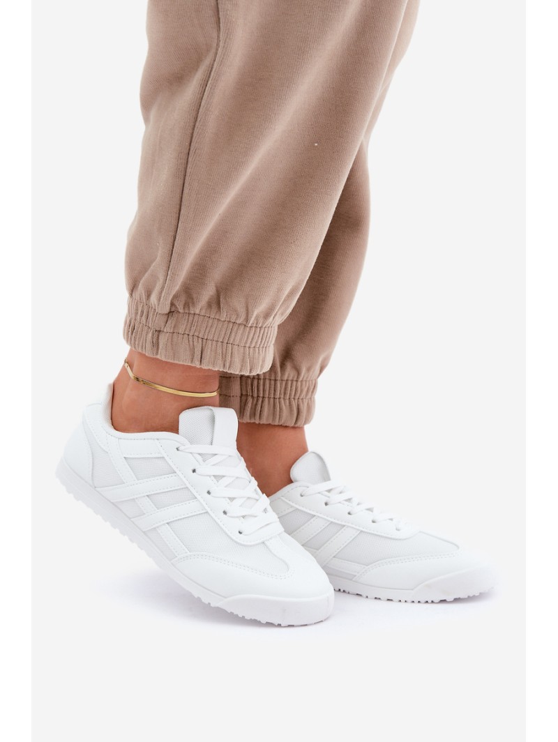 Low Sneakers Women's White Eezore