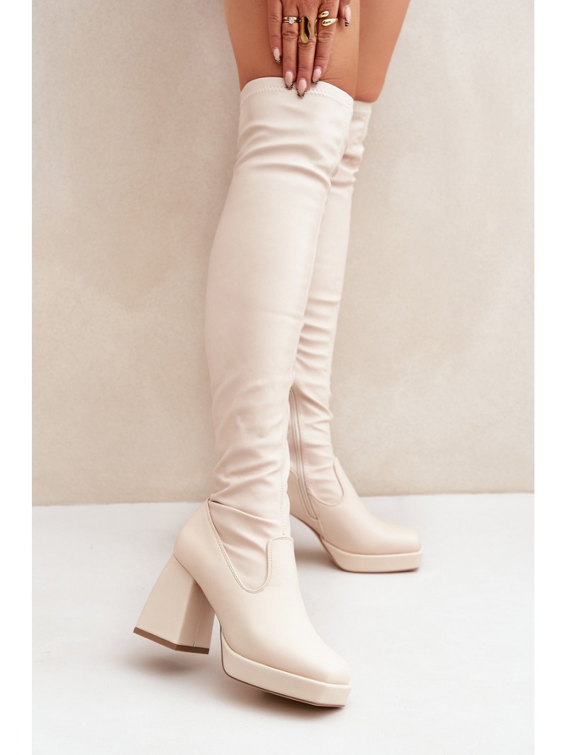 Fitted knee-high boots with a heel in light beige Sanniraen