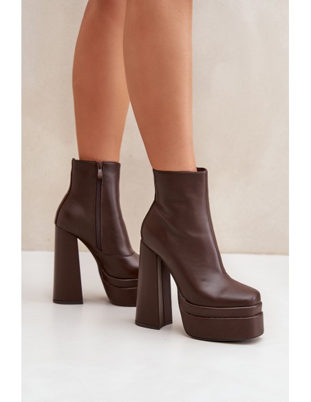 Boots On Massive Platform And Heel Insulated Chocolate Selahra