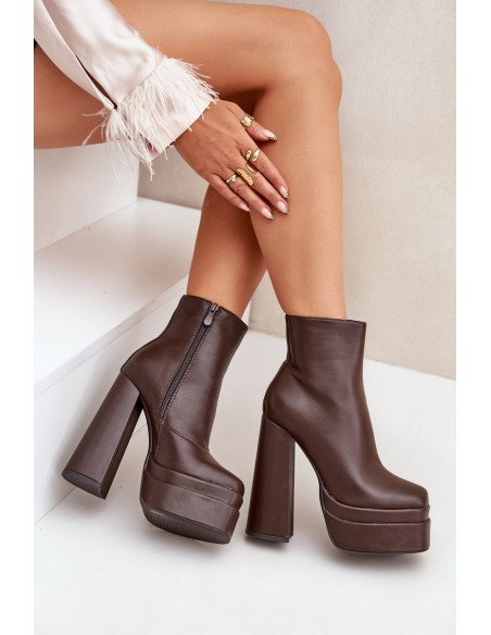 Boots On Massive Platform And Heel Insulated Chocolate Selahra