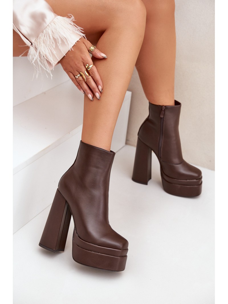 Boots On Massive Platform And Heel Insulated Chocolate Selahra