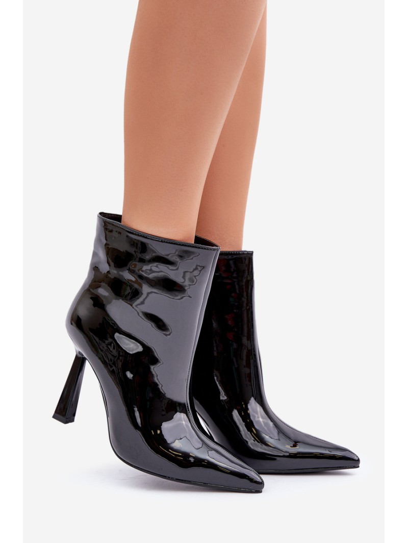 Patented Pointed Slip-On Boots Black Seliri