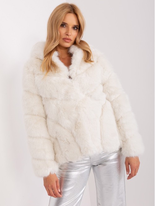 Striukė-AT-KR-2386.00P-ekru