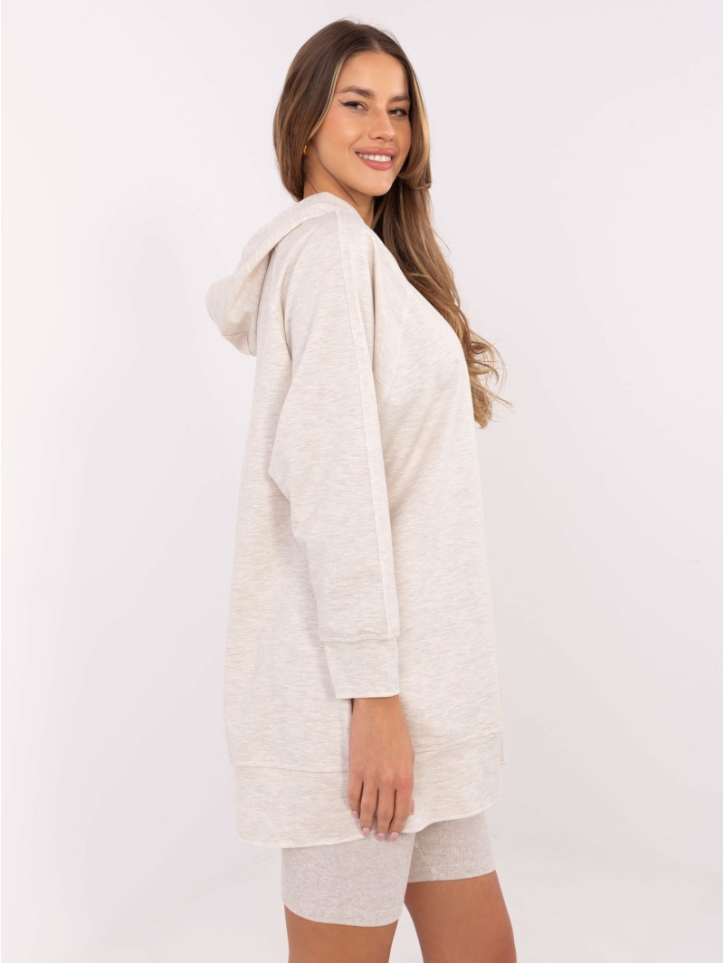 Džemperio ir dviratininko šortų derinys moterims