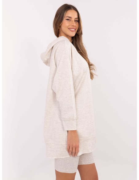 Džemperio ir dviratininko šortų derinys moterims